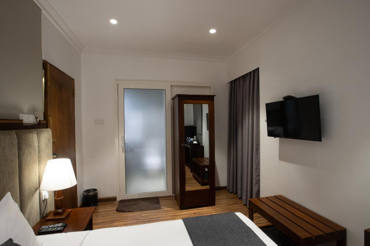 Hotel Grand Turf Nuwara Eliya Buitenkant foto