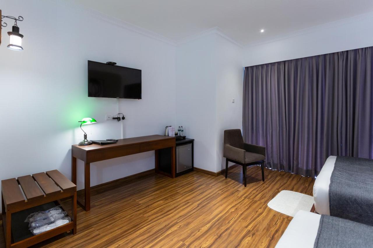 Hotel Grand Turf Nuwara Eliya Buitenkant foto